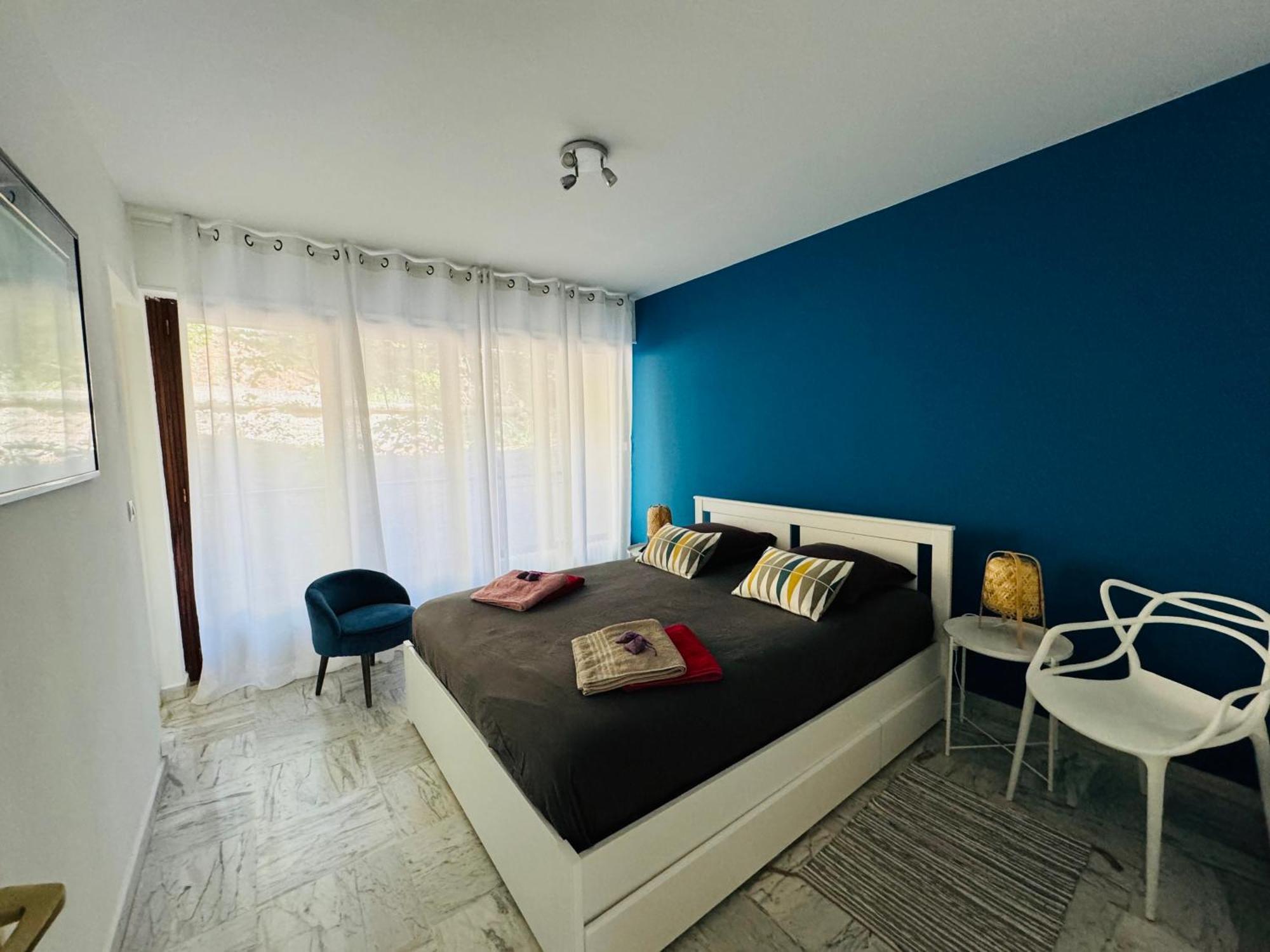 Bandol Roc Beach Vue Mer Grand T3 Face A La Plage Avec Parking Экстерьер фото